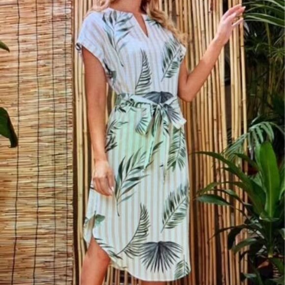 Dresses & Skirts - Ladies XL tropical print dress